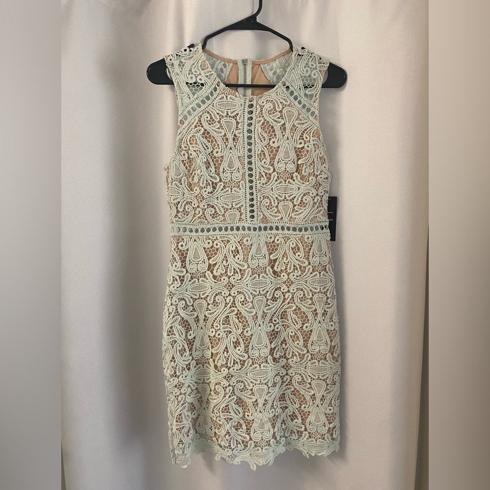 LULUS NEW WITH TAGS light blue/green dress size medium